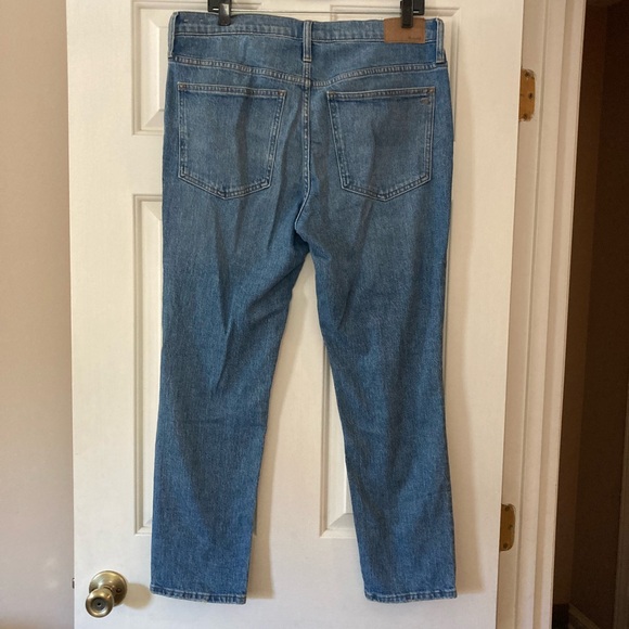 Madewell Mid-Rise Perfect Vintage Jean in Ainsdale Wash: Knee-Rip Edition - Picture 11 of 13
